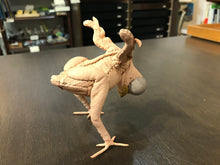 画像をギャラリービューアに読み込む, カッコウのヒナの托卵エッグスタンド