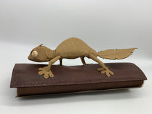 画像をギャラリービューアに読み込む, エダハヘラオヤモリのカーテンタッセル