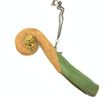 画像をギャラリービューアに読み込む, ヒカゲヘゴの新芽ポーチ
